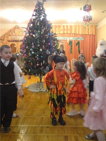 Costumul de Anul Nou pentru băieți foc cu propriile sale mâini - ro chei (mâini) Costumul de Anul Nou pentru băieți foc cu propriile sale mâini - ro chei