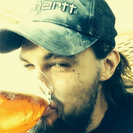 Pe un Momoa sărac spune un cuvânt, blogger online dreapta 19 octombrie 2015, o bârfă (Momoa) Pe un Momoa sărac spune un cuvânt, blogger online dreapta 19 octombrie 2015, o bârfă