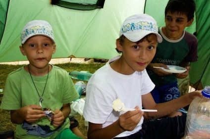Camping cu copii (copii) Sărbătorile cu copii în corturi