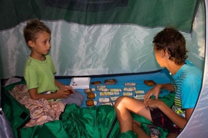 Camping cu copii (copii) Sărbătorile cu copii în corturi