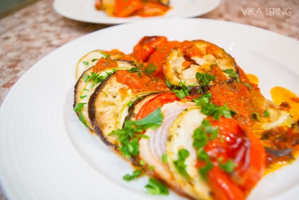 Ratatouille de legume, un pas cu pas reteta cu fotografii și video (Ratatouille) Ratatouille de legume, un pas cu pas reteta cu fotografii și video
