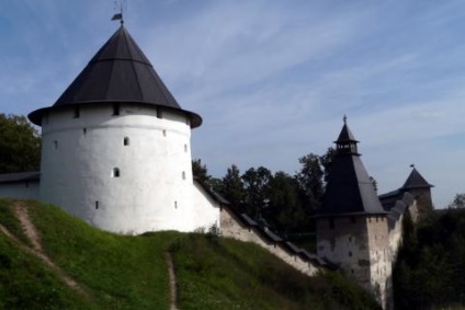Pelerinajele la locurile sfinte din România (cele mai apropiate aeroporturi principale sunt situate) Pelerinajele la locurile sfinte din România