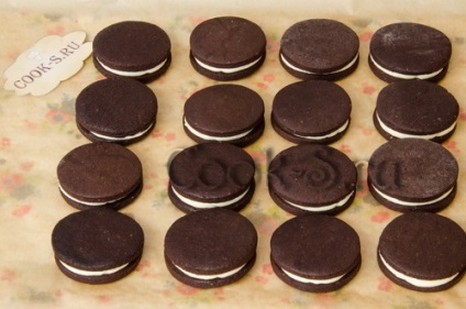 Oreo cookie-uri - reteta cu fotografie (reteta cookie Oreo cu fotografii la domiciliu) Oreo cookie-uri - reteta cu o fotografie