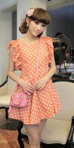 Polka-dot rochie - stiluri de fotografie (buline albe rochie) Polka-dot rochie - fotografii, moda