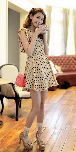 Polka-dot rochie - stiluri de fotografie (buline albe rochie) Polka-dot rochie - fotografii, moda