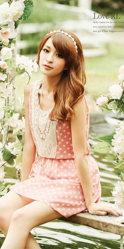 Polka-dot rochie - stiluri de fotografie (buline albe rochie) Polka-dot rochie - fotografii, moda