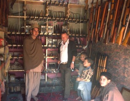 mașini de fabricare artizani din Pakistan, povestiri retrograda (aa) mașini de fabricare artizani din Pakistan, istorie reacționar