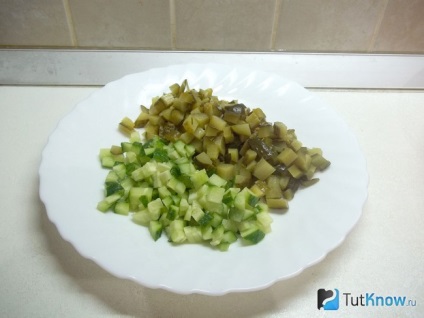 Rețetă de Crăciun Olivier afumat de pui (salata) reteta de Anul Nou Olivier cu carne de pui afumat