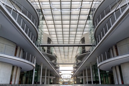 Reichstag în interiorul și inscripții de soldați sovietici (Reichstag) Reichstag-ul și inscripția în interiorul soldații sovietici