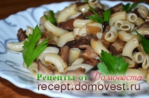 Macaroane cu ciuperci - Retete de la domovesta (a) Macaroane cu ciuperci - retete de la domovesta