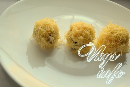 Salata „Raffaello“ cu carne de pui si ciuperci - reteta cu fotografii (salata) Salata „Raffaello“ cu carne de pui si ciuperci - reteta cu fotografii
