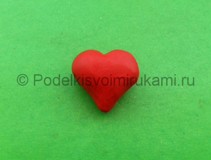 Inima din plastilină (modelare lut cu mâinile) Inima din plastilină