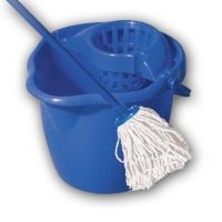 Mop cu storcător (convenabil să se spele plinta) Mop cu storcător