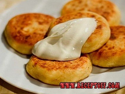 Cheesecakes de brânză de vaci reteta clasica cu fotografie (brânză de vaci) Cheesecakes de brânză de vaci reteta clasica cu o fotografie