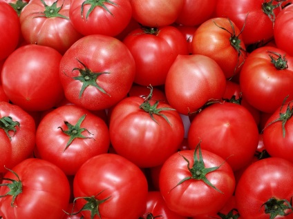 Cate calorii din rosii proaspete sau murate cu sare și castravete (calorii) Cât de multe calorii din roșii proaspete cu sare sau murate, precum și un castravete