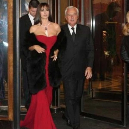 Style Monica Bellucci cu privire la activitățile si casual (stil) Style Monica Bellucci cu privire la activitățile si casual