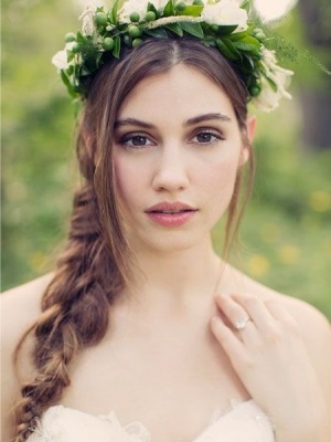 Coafuri de nunta pentru imaginea naturala a miresei (coafura) Coafuri de nunta pentru imaginea naturala a miresei