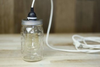 Lampa din borcan cu mâinile (capac) Lampa din borcan cu mâinile