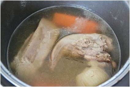 Limba multivarka porcine (limba) Limba de porc în multivarka
