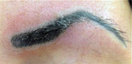 Tatuarea sprancenelor - de ce nu ar trebui să o faci! (Foto) (tatuaj) Tatuarea sprancenelor - de ce nu ar trebui să o faci! (Foto)