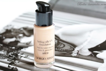 Fundația giorgio armani cu o durată de mătase uv spf fundație 20 4 tone (armani) Fundația giorgio armani durată de mătase uv fundație 20 ton 4 spf