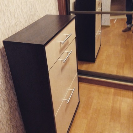 Noptieră în sala 10 fotografii (hol) Noptieră în sala 10 fotografii