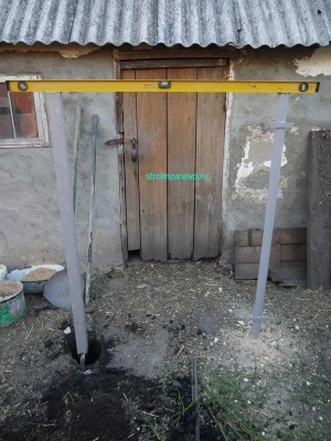 Gard din plasa de plastic (gard) Un gard din plasă de plastic