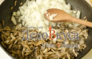 Ciuperci prăjite cu cremă (ciuperci prăjite rețetă) ciuperci pane cu smantana