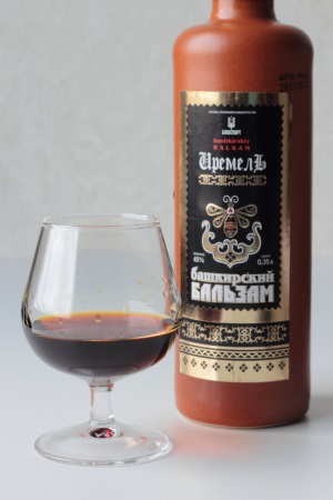 Vin Iremel balsam Bashkir, rădăcină de cocktail - uri (balsamic) Vin Iremel balsam Bashkir, rădăcină de cocktail - uri