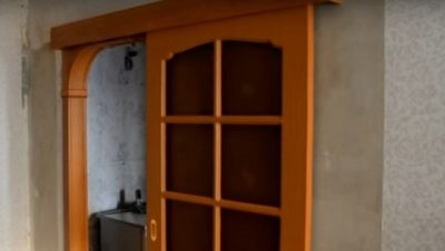 Uși pliante cu arc - o metodă de ascundere a deschiderii (ușii) Uși pliante cu arc - o metodă de a ascunde deschiderea