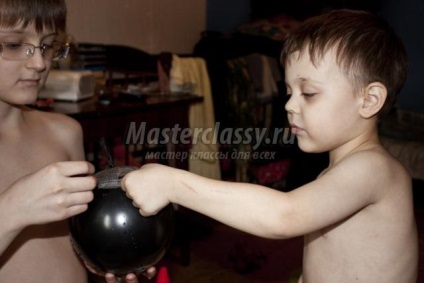Crăciun mingea din papier-mache cu mâinile (Bila) Crăciun mingea din papier-mache cu mâinile lor