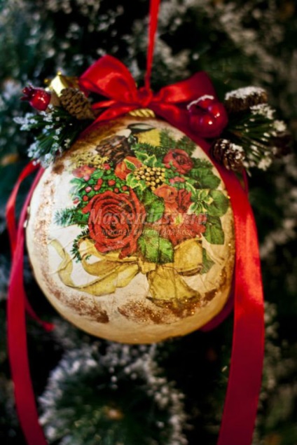 Crăciun mingea din papier-mache cu mâinile lor (mâini) Crăciun mingea din papier-mache cu mâinile lor