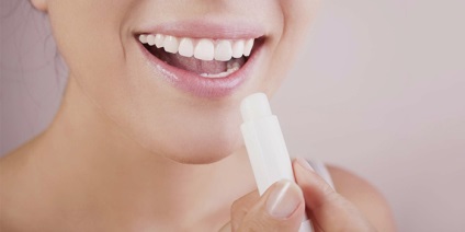 Chapstick buze ce mai bine să cumpere și cum se face la domiciliu (ruj) Chapstick buze ce mai bine să cumpere și cum să facă acasă