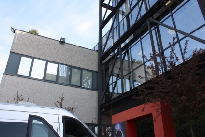 Cum lucrurile lucrează în industria cosmetică - Plant INTERCOS, Elia Chaba (Plant) Cum lucrurile lucrează în industria cosmetică - INTERCOS de plante, Elia Chaba