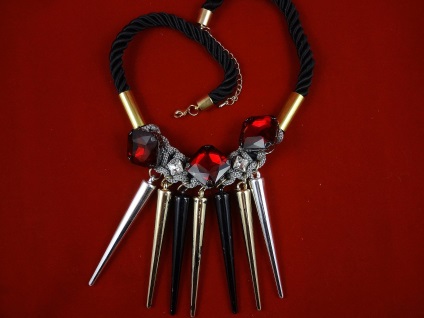 Cat lui Simon Baubles mic circuit () Cat Baubles mic circuit a lui Simon