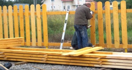 Repararea gardului din țară (gard) Repararea gardului de la cabana
