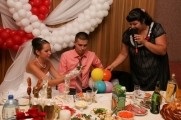 Maestru de ceremonii la o nuntă în Crimeea (vacanță celebrare adolescenți) Maestru de ceremonii la o nuntă în Crimeea