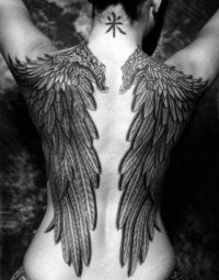 aripi tatuaj 45 fotografie (aripi tatuaj pe gât) aripi tatuaj 45 fotografie