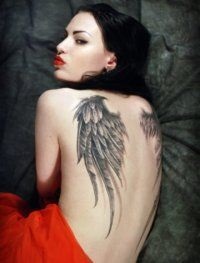 aripi tatuaj 45 fotografie (aripi tatuaj pe gât) aripi tatuaj 45 fotografie
