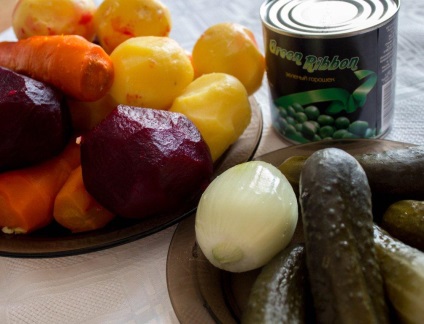 Vinaigrette cu muraturi, diferite persoane (compozitie clasica vinegreta) Vinaigrette cu muraturi, diferite persoane