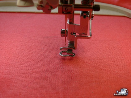 Broderie pe ac lenjerie de aripi (cusatura) Broderie pe ac înaripat lenjerie