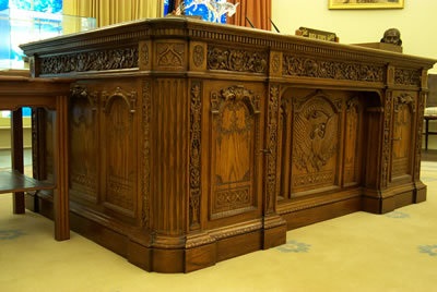 Plimbare cu barca pe birouri - în cazul în care președintele SUA este de lucru mobilier de birou și tot în jurul ei (ca Biroul Oval) Plimbare cu barca pe birouri - în cazul în care președintele SUA este de lucru mobilier de birou și totul în jurul ei