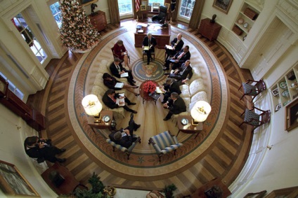 Plimbare cu barca pe birouri - în cazul în care președintele SUA este de lucru mobilier de birou și tot în jurul ei (Desk Resolute „Resolute“) Plimbare cu barca pe birouri - în cazul în care președintele SUA este de lucru mobilier de birou și totul în jurul ei