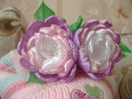 flori Duchesse cu propriile sale mâini (mâini) flori Duchesse cu propriile sale mâini