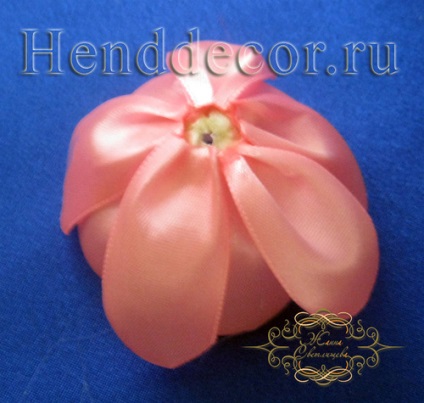 Flower dyusheska de benzi cu propriile lor mâini - un decor caleidoscop (flori) Flower dyusheska de benzi cu propriile lor mâini - un decor caleidoscop