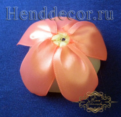 Flower dyusheska de benzi cu propriile lor mâini - un decor caleidoscop (benzi) Flower dyusheska de benzi cu propriile lor mâini - un decor caleidoscop