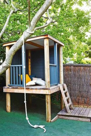 Casă de joacă pentru a da propriile mâini - o fotografie exemple (casă) Casă de joacă pentru grădină, cu propriile sale mâini - exemple Foto