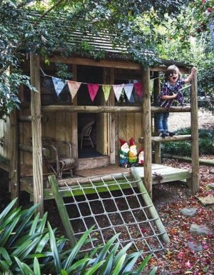 Casă de joacă pentru a da propriile mâini - o fotografie exemple (vile) Casă de joacă pentru grădină, cu propriile sale mâini - exemple Foto