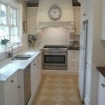 bucătărie de design îngust anunță o lungime un pic mai mult și o sală de mese de dimensiuni mici (bucatarie) bucătărie de design îngust anunță o lungime un pic mai mult și o sală de mese de mici dimensiuni