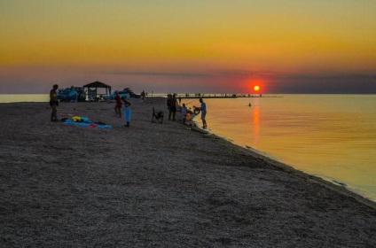 Dolzhanskaya scuipat Marea de Azov plaje, centre de recreere (Marea Azov) Dolzhanskaya scuipat plaje, centre de recreere Marea Azov